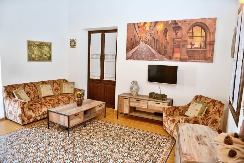 Meandros Suite In Old Town Rhodes City ภายนอก รูปภาพ