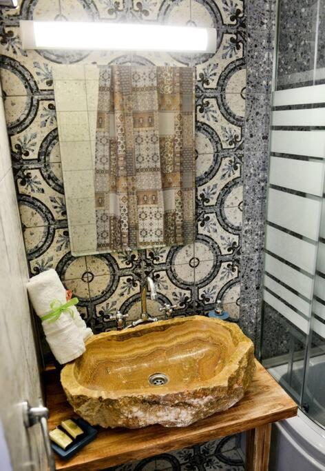 Meandros Suite In Old Town Rhodes City ภายนอก รูปภาพ