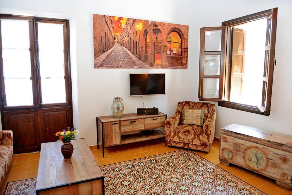 Meandros Suite In Old Town Rhodes City ภายนอก รูปภาพ