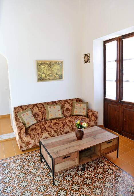 Meandros Suite In Old Town Rhodes City ภายนอก รูปภาพ