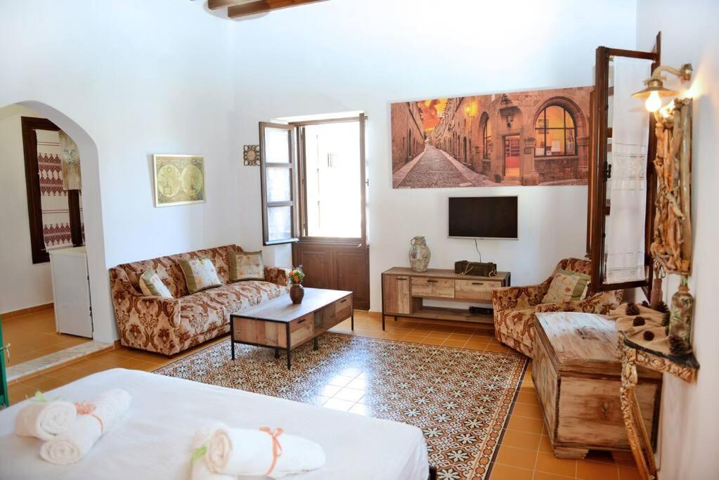 Meandros Suite In Old Town Rhodes City ภายนอก รูปภาพ